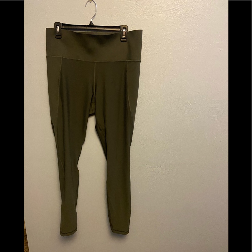 Never worn old navy active go dry leggings size xl